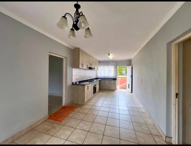 3 BEDROOM TOWNHOUSE FOR SALE IN LINCOLN MEADE